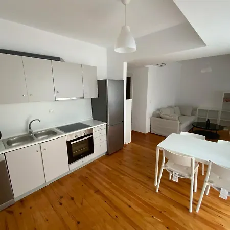 Apartment F.r. House *